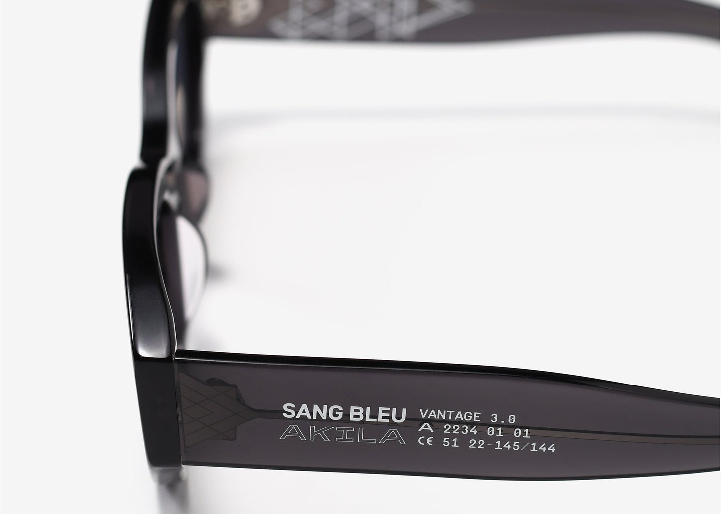AKILA X SANG BLEU – VANTAGE 3.0 – Black