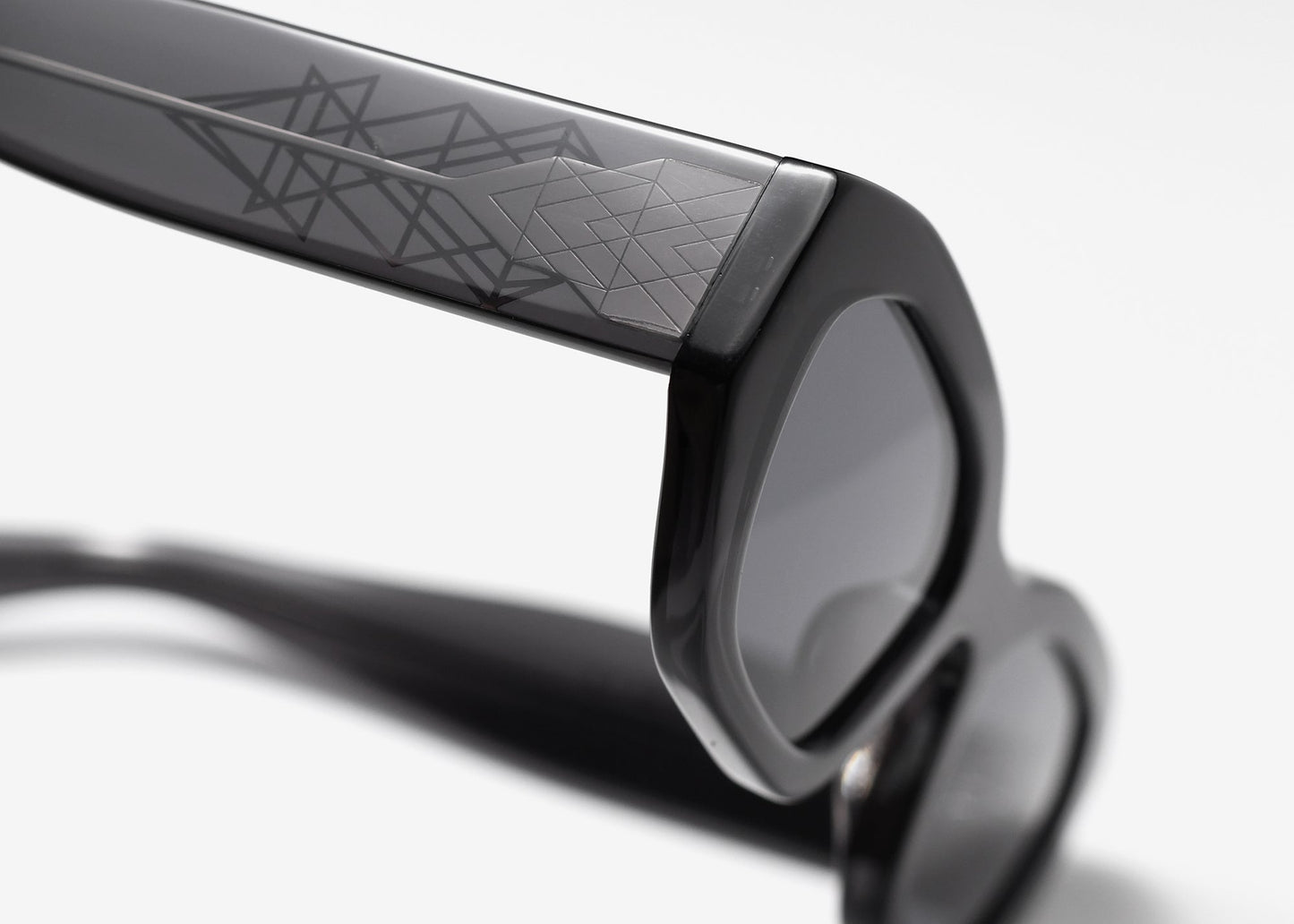 AKILA X SANG BLEU – VANTAGE 3.0 – Black